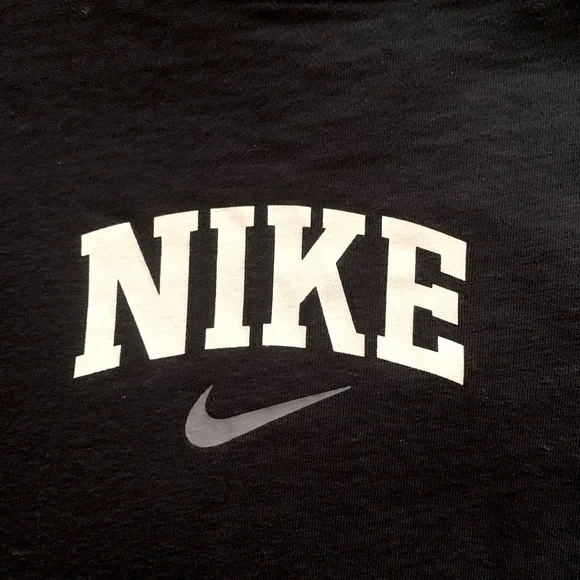 ⭐️NIKE LONG SLEEVE TEE⭐️EXCELLENT CONDITION! - Picture 4 of 8
